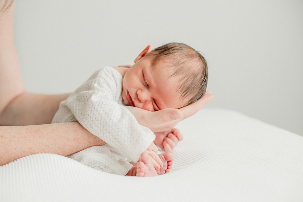 baby pose ideas for eugene newborn photography session