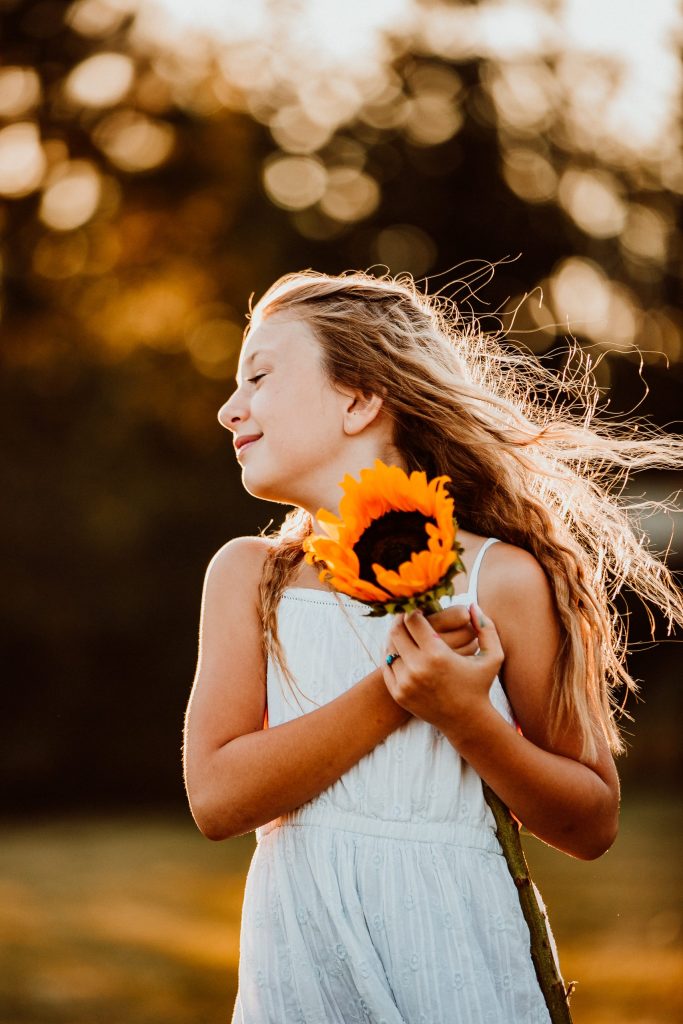 child photographer in Eugene during gorgeous sunset session at candlelight park